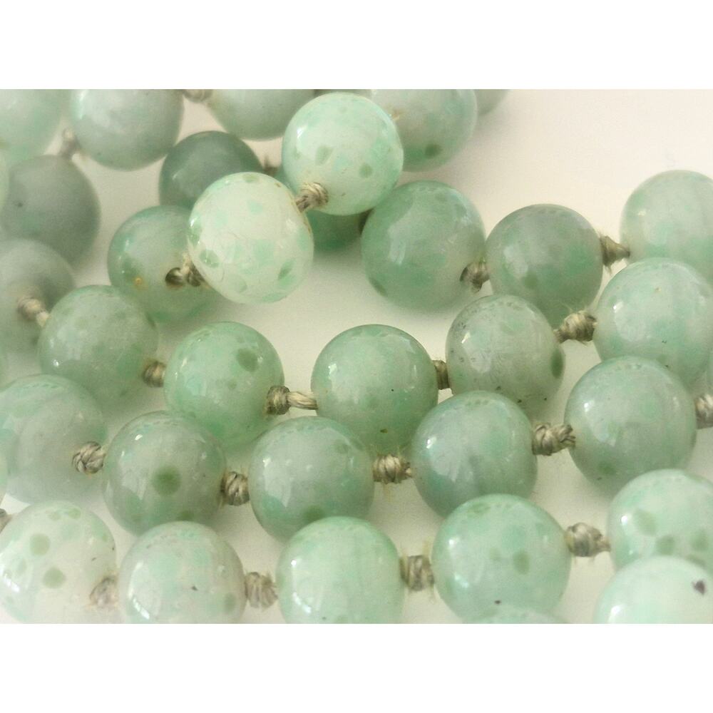 Vintage Sage Green Glass Double-strand Alice Caviness Signed Necklace - Picture 4 of 5